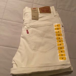 Levi’s Mid Length Shorts NWT